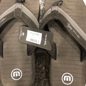 travis mathew flip flops